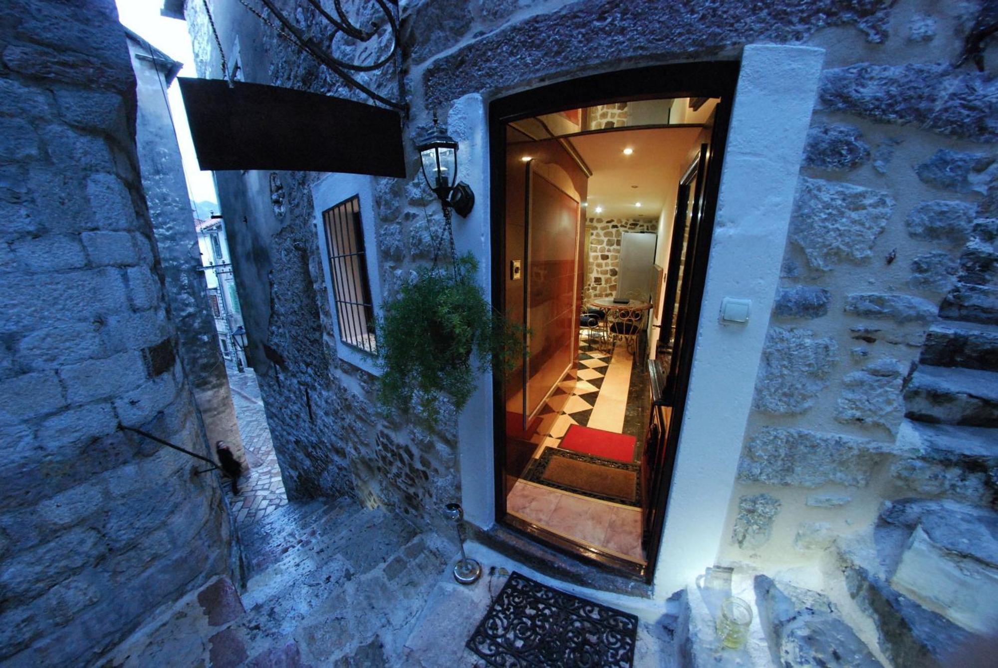Cattaro Royale Apartment Exterior photo